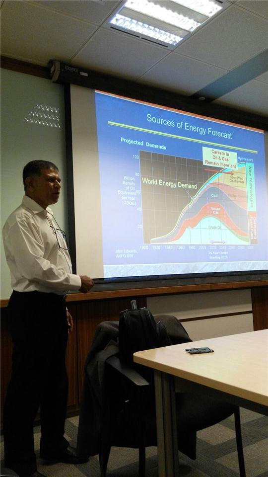 Mr. Bala explaining the distribution of the world’s energy demands of different fossil fuels.